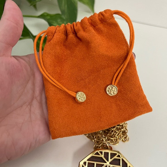 NEW Tory Burch Statement Necklace with Lip Balm & Pouch - Picture 11 of 16